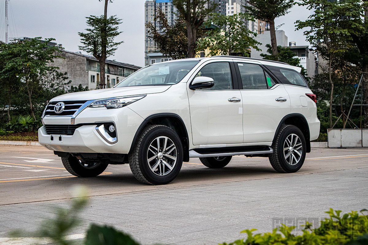 Thuê xe Sài Gòn 7 chỗ có tài xế