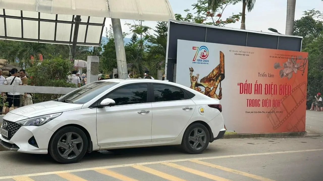 Thuê xe Điện Biên 4 chỗ có tài xế