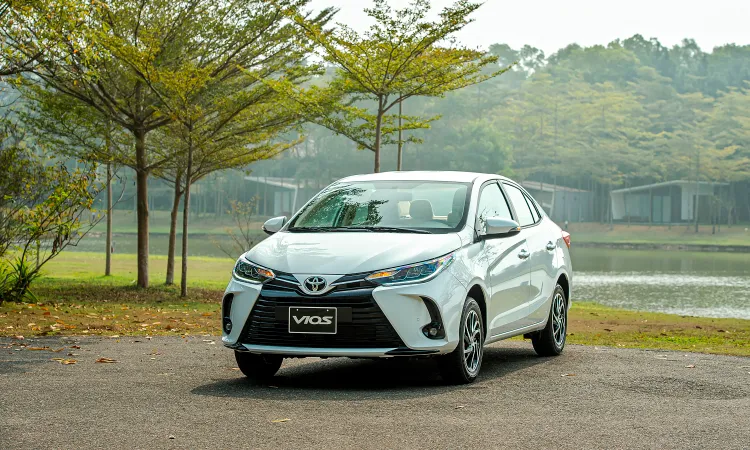 Thuê xe Sài Gòn 4 chỗ có tài xế