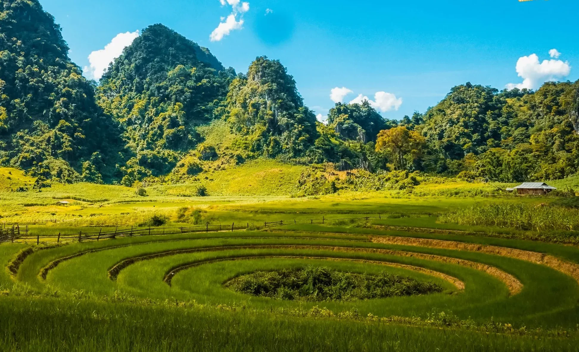 Thuê xe Điện Biên du lịch Điện Biên