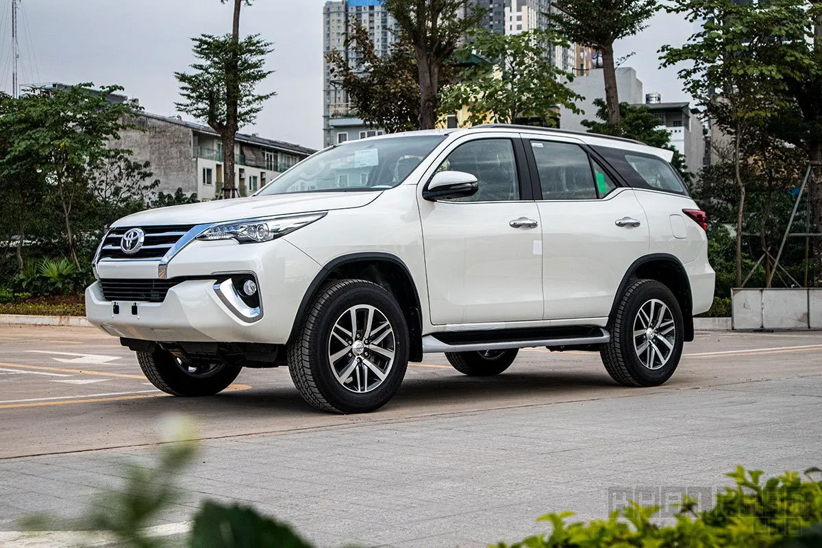 Thuê xe Hà Nội 7 chỗ có tài xế