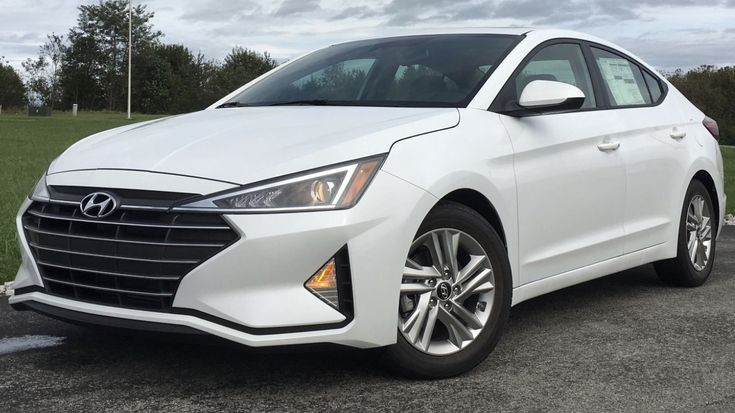 Xe Hyundai Accent đời 2020 cho thuê xe 4 chỗ có tài xế tại Hà Nội Xe Hyundai Accent đời 2020 cho thuê xe 4 chỗ có tài xế tại Hà Nội