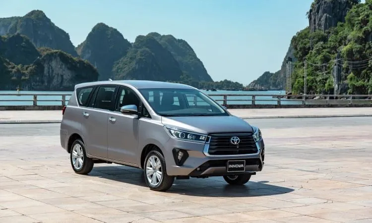 Cho thuê xe Toyota innova 7 chỗ tại Hà Nội