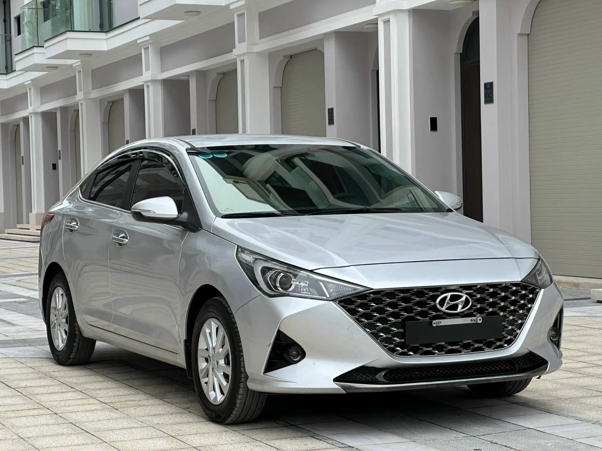 hyundai accent thuê xe 4 chỗ Hà Nội có lái